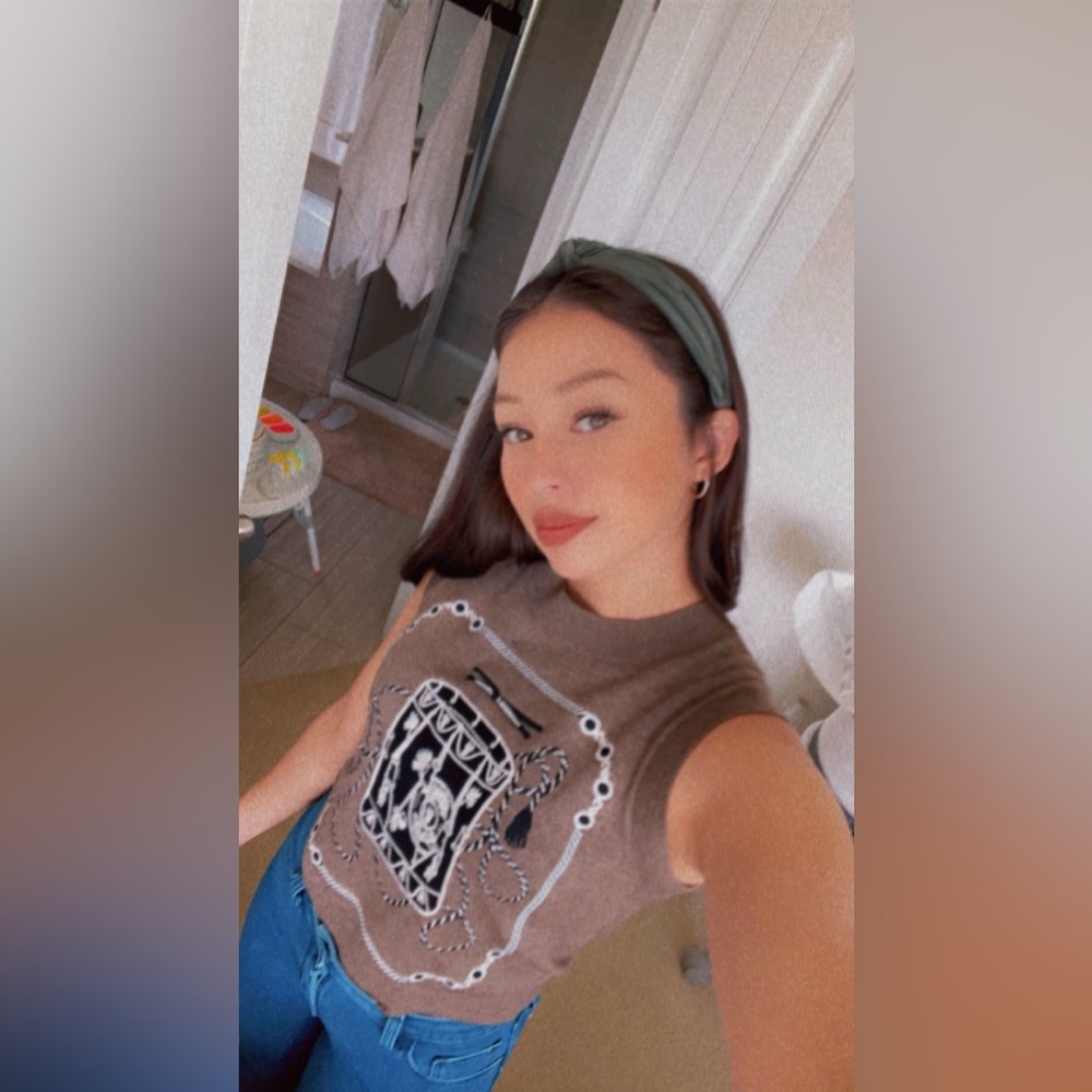 Meet your Posher, Ashley